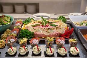 Vantaris Luxury Beach Resort