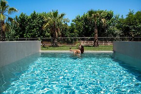 Vantaris Luxury Beach Resort