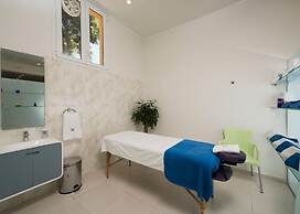 Vantaris Luxury Beach Resort