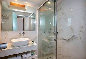 Vantaris Luxury Beach Resort