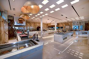 Vantaris Luxury Beach Resort