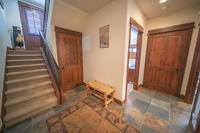 Keystone Sanctuary 248 by SummitCove Vacation Lodging