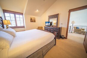 Keystone Sanctuary 248 by SummitCove Vacation Lodging