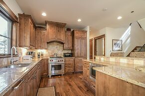 Keystone Sanctuary 248 by SummitCove Vacation Lodging