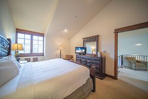Keystone Sanctuary 248 by SummitCove Vacation Lodging