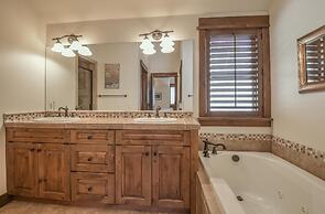 Keystone Sanctuary 248 by SummitCove Vacation Lodging