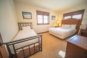 Keystone Sanctuary 248 by SummitCove Vacation Lodging