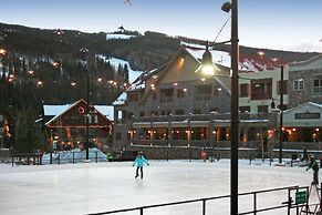 Expedition Station 8607 by SummitCove Vacation Lodging