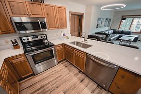 Expedition Station 8607 by SummitCove Vacation Lodging