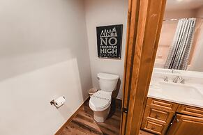 Expedition Station 8607 by SummitCove Vacation Lodging