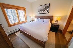 Expedition Station 8561 by SummitCove Vacation Lodging