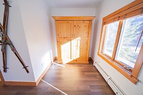 Expedition Station 8561 by SummitCove Vacation Lodging