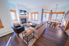 Expedition Station 8561 by SummitCove Vacation Lodging