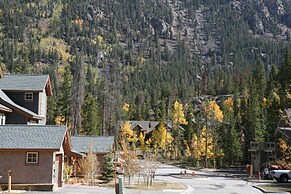 Trappers Crossing 8753