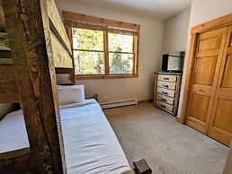 Trappers Crossing 8753