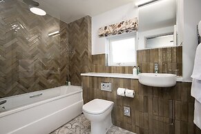 Wateredge Inn- The Inn Collection group