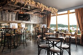 Wateredge Inn- The Inn Collection group