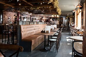 Wateredge Inn- The Inn Collection group