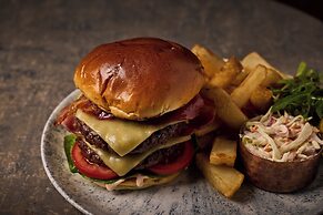 Wateredge Inn- The Inn Collection group