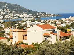 Spacious house with seaview