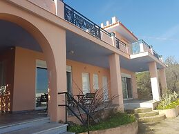 Spacious house with seaview