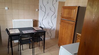 George Apartments by the Sea and Airport