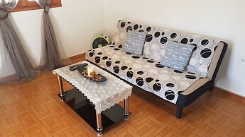 George Apartments by the Sea and Airport