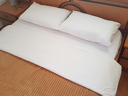 George Apartments by the Sea and Airport