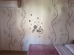 George Apartments by the Sea and Airport