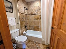 Montezuma 1771 by SummitCove Vacation Lodging
