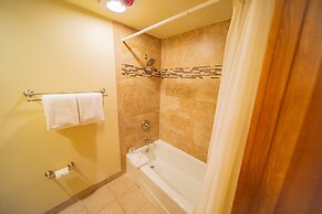 Lakeside 1496 by SummitCove Vacation Lodging