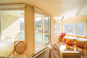 Lakeside 1496 by SummitCove Vacation Lodging