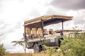 Gnu Mara River Camp