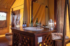Gnu Mara River Camp