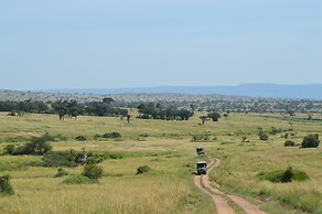 Gnu Mara River Camp