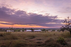 Gnu Mara River Camp