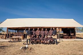 Gnu Mara River Camp