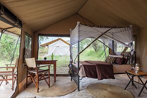 Gnu Mara River Camp