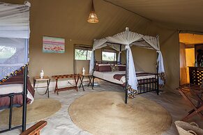 Gnu Mara River Camp