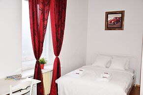 West Apartments Mazowiecka 7