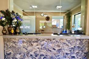 Regency Inn & Suites