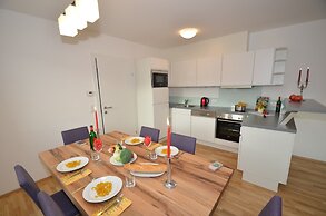 Apartment Mountain Panorama by Z-K-H Rentals