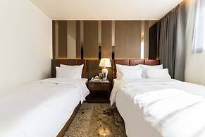 Guri Galmae Indi Present Hotel