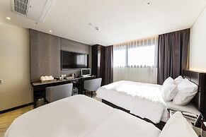 Guri Galmae Indi Present Hotel