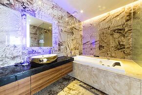 Guri Galmae Indi Present Hotel