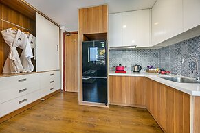 Lavender Riverside Hotel