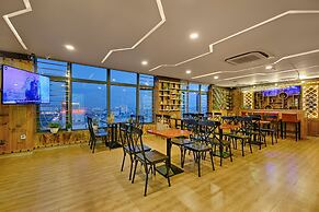 Lavender Riverside Hotel