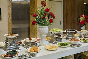 Lavender Riverside Hotel