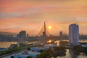 Lavender Riverside Hotel