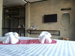 Lanta Chaolay Hostel